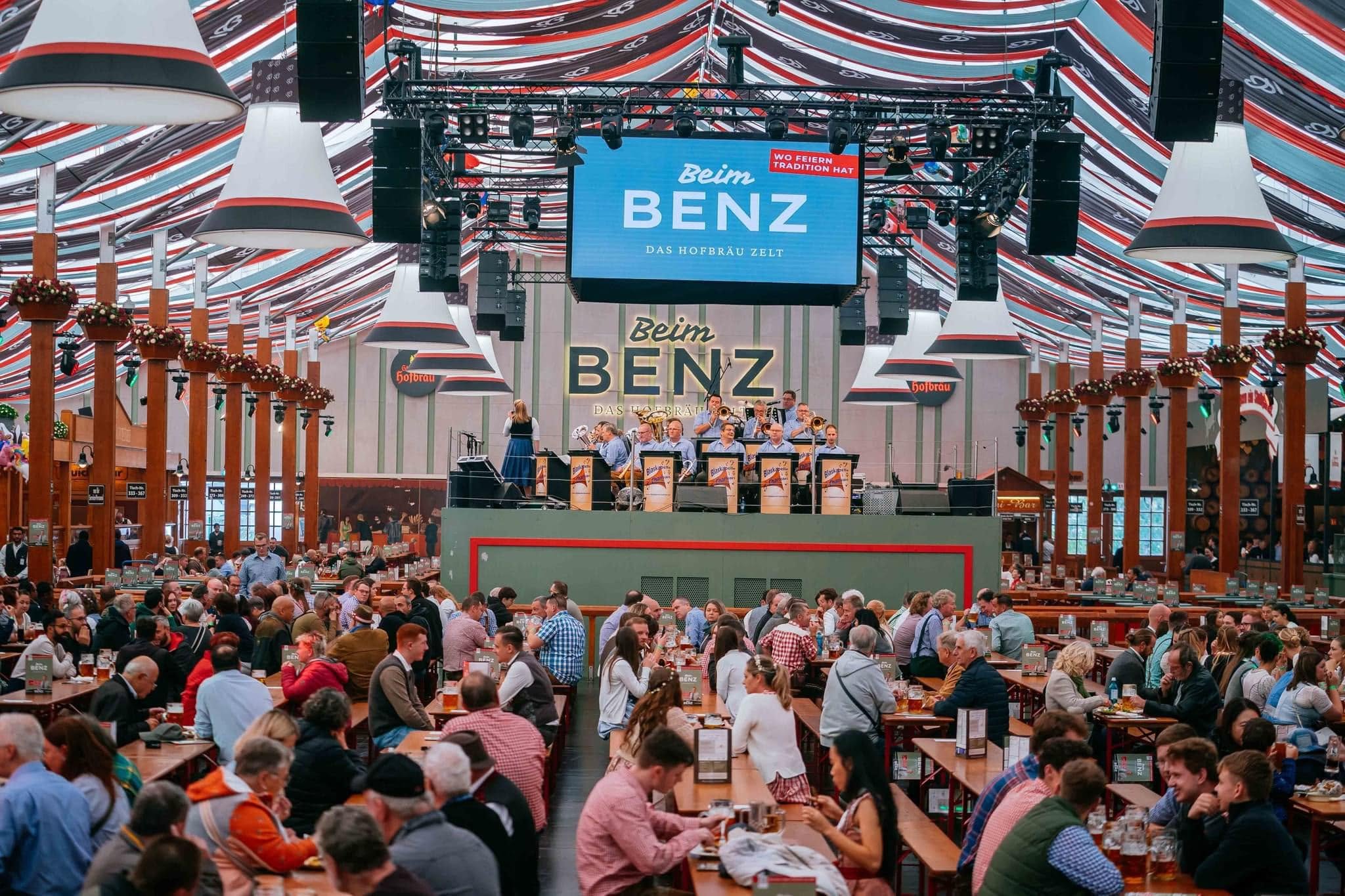 Hofbräuzelt Stuttgart / Volksfest